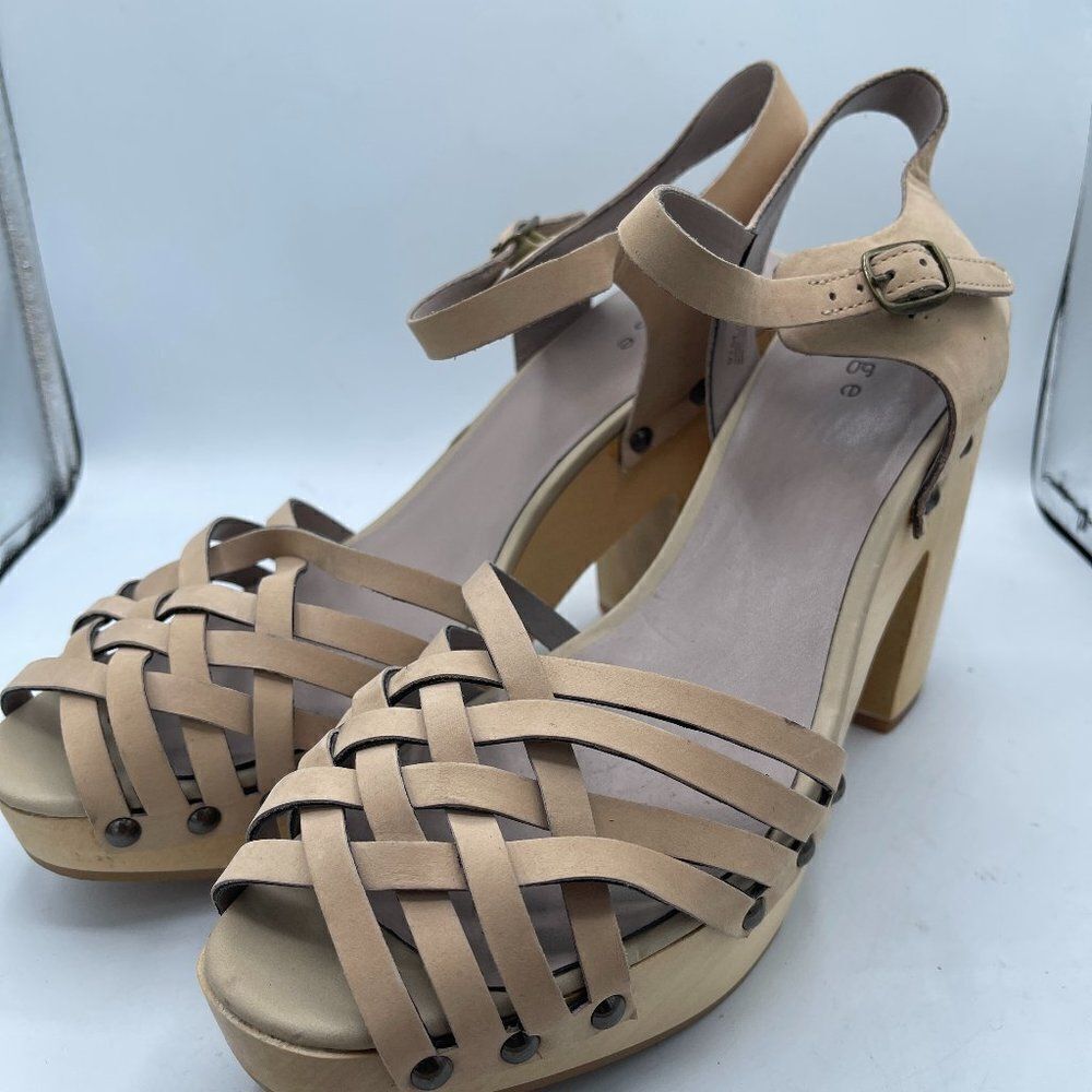 Hinge Parker Strappy leather wooden heel Tan Sandal 9.5